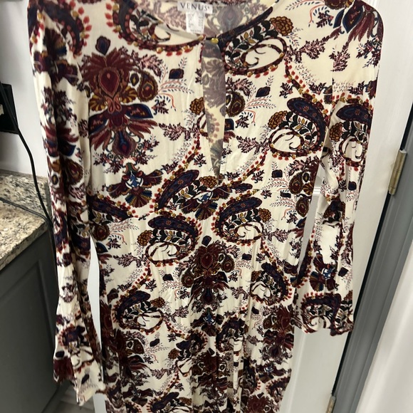 NWOT VENUS paisley dress. - Picture 16 of 16